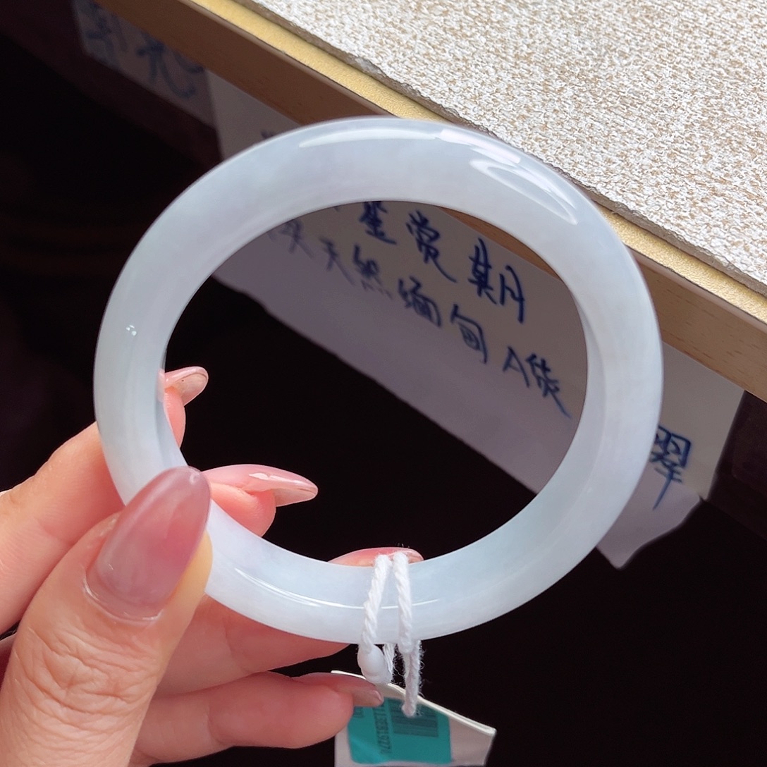 翡翠未镶嵌手镯手镯
