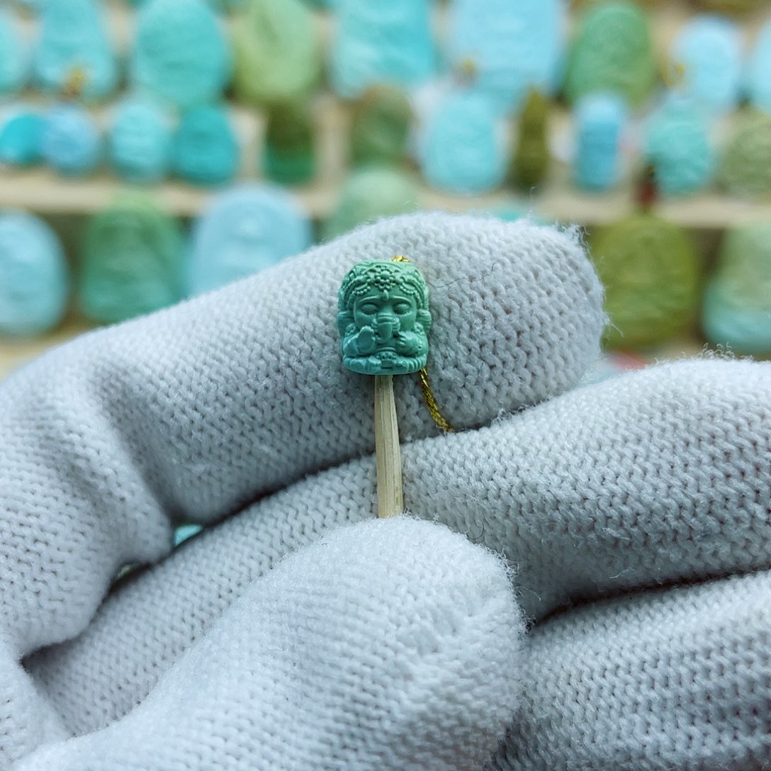 未镶嵌绿松石珠宝奇石