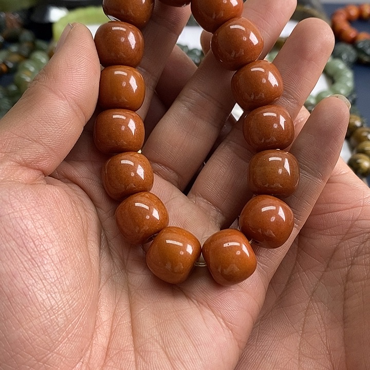 未镶嵌透闪石质玉珠宝奇石年**?