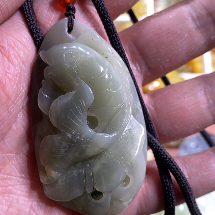 蛇纹石玉颈饰未镶嵌