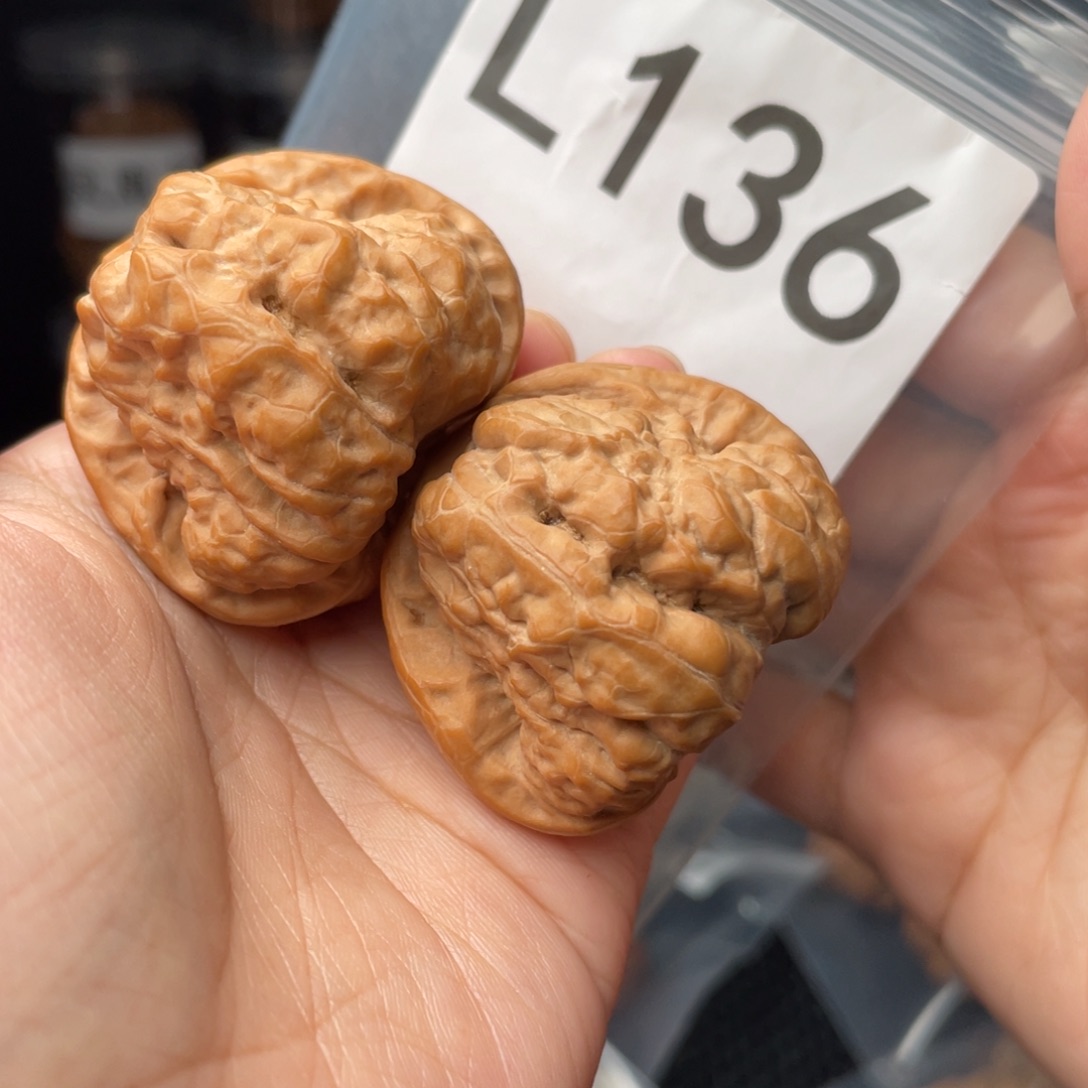 文玩核桃把件王*发42.5蛤蟆