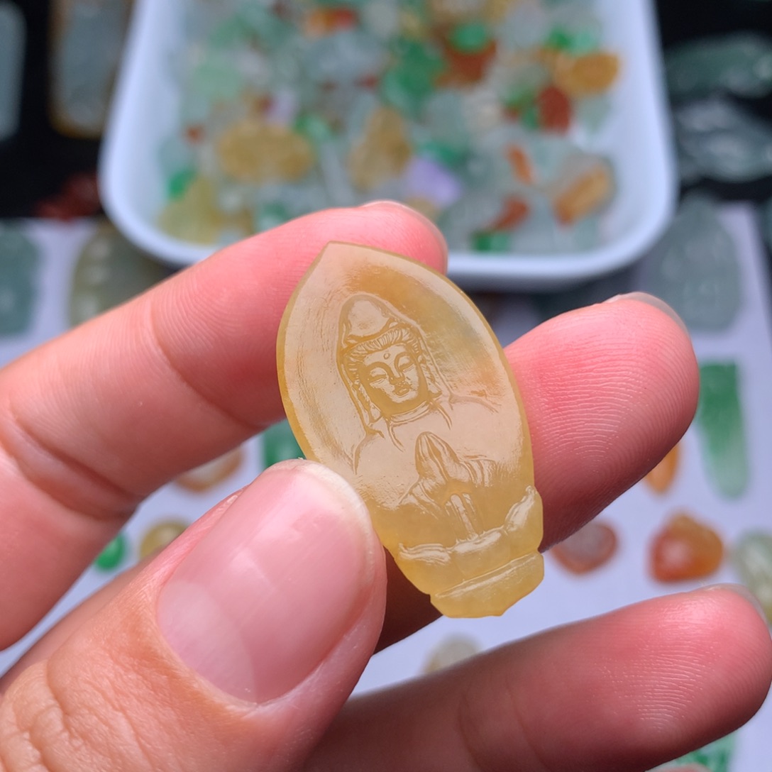 定制翡翠未镶嵌观音