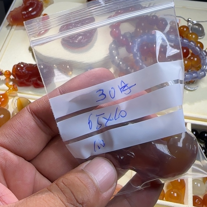仍***然玛瑙/玉髓烟嘴未镶嵌30