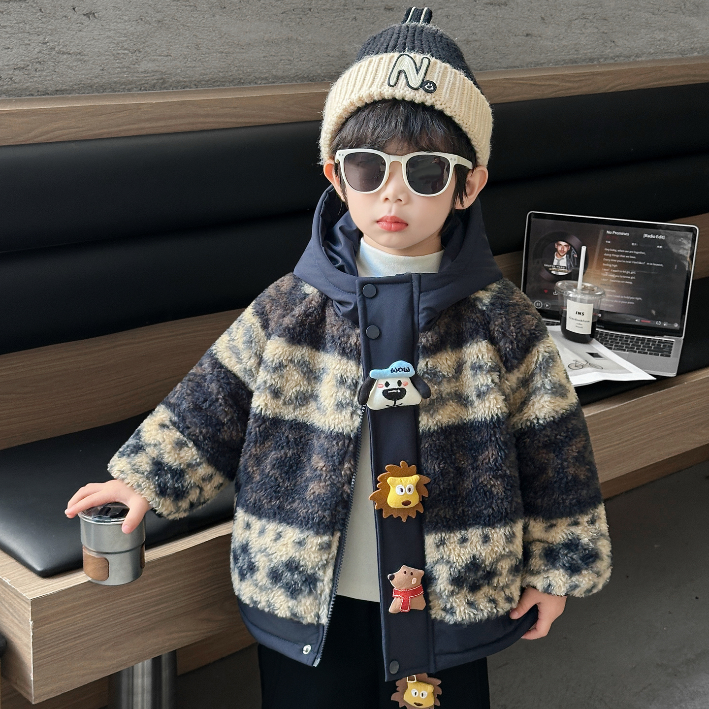 男童羊羔绒毛毛衣外套2025新款冬季儿童宝宝加绒加厚撞色连帽棉服