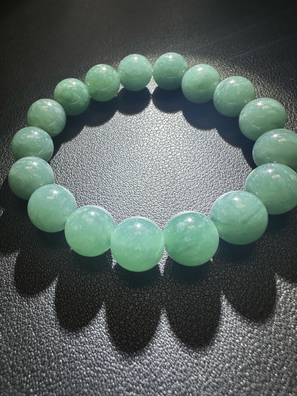 天然翡翠高冰玻天空蓝底卡11.8手串