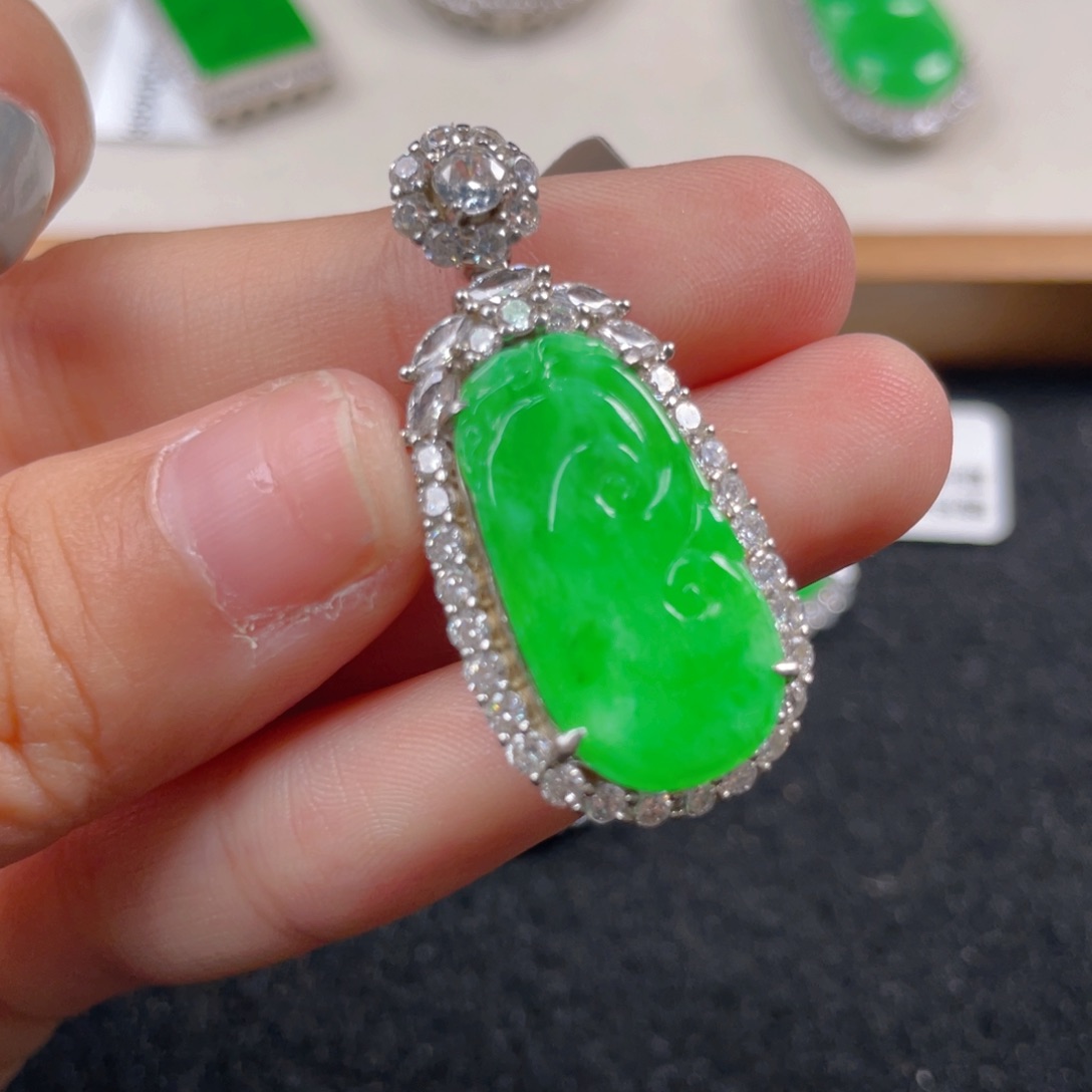 翡翠颈饰银S925镶嵌n n n n n