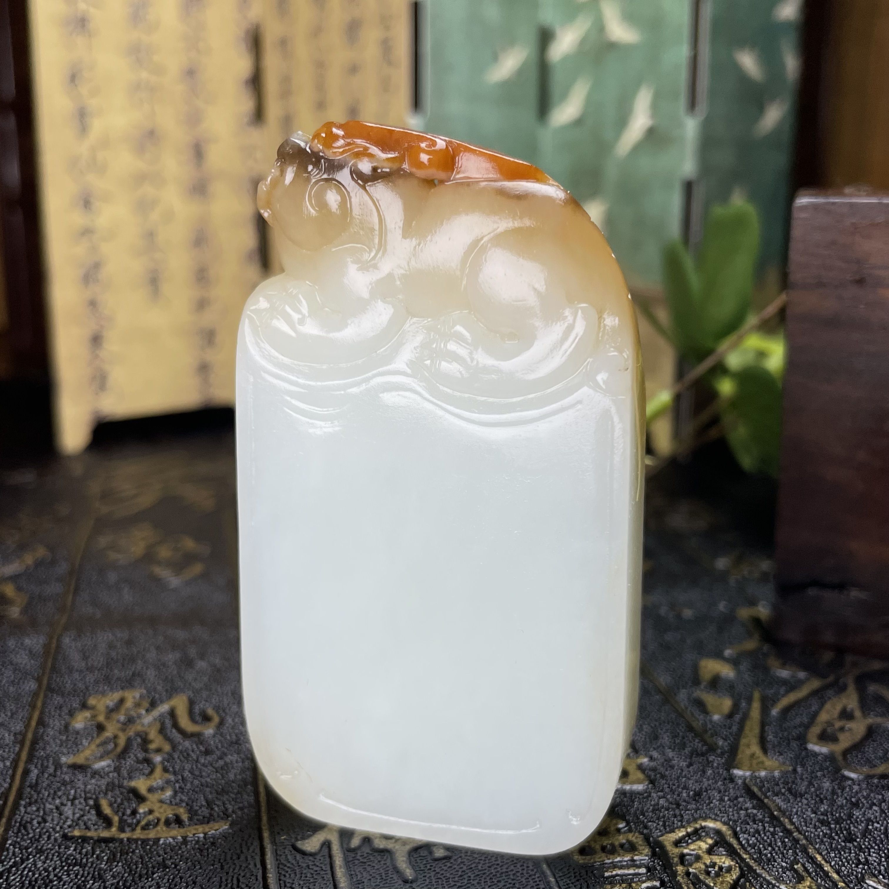 和田玉平安无事牌吊坠貔貅牌头俄料三色挂件 名家纯手工雕