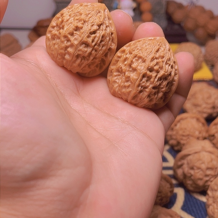 文玩核桃吊坠34精对金牛