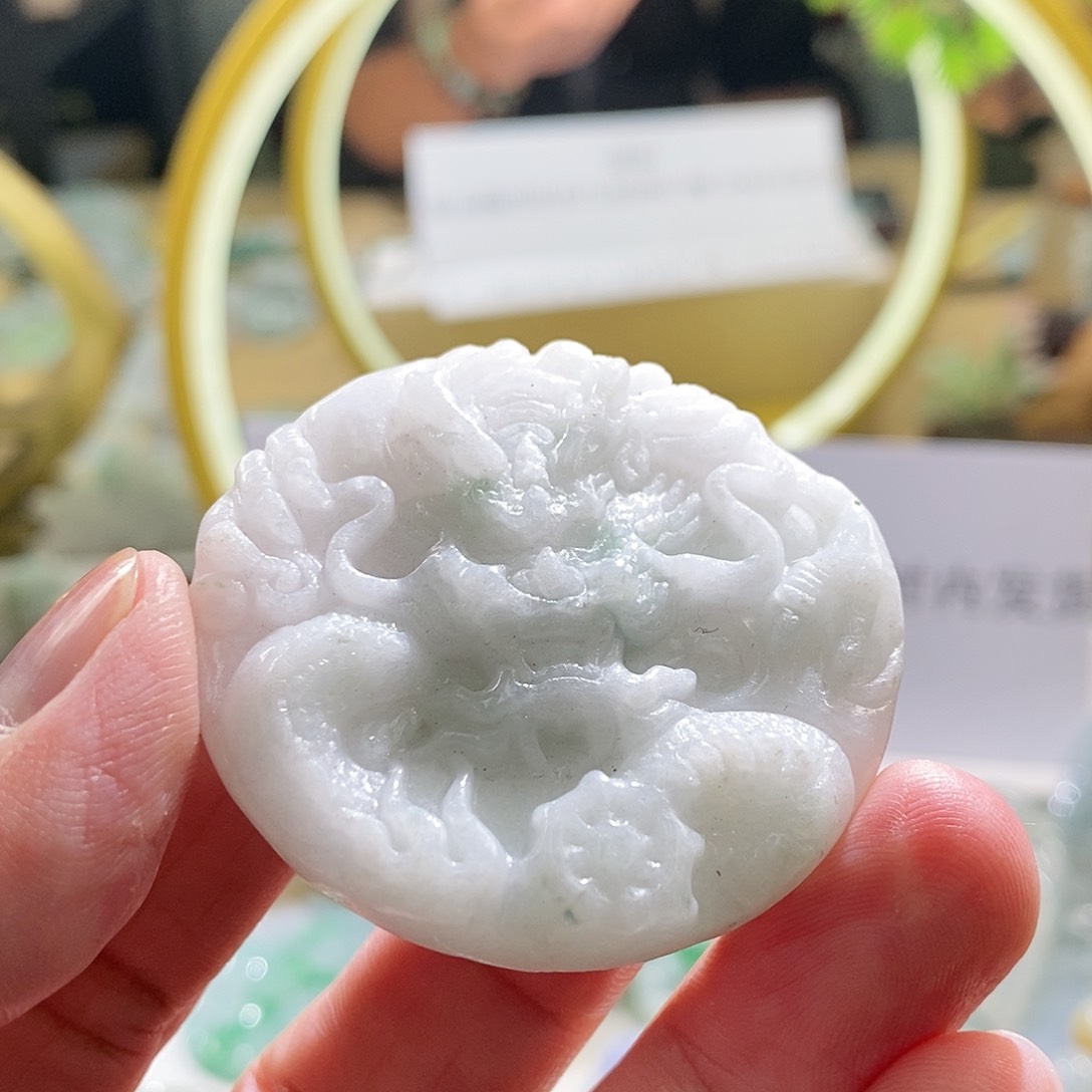 【闪购商品】翡翠颈饰未镶嵌1111111111