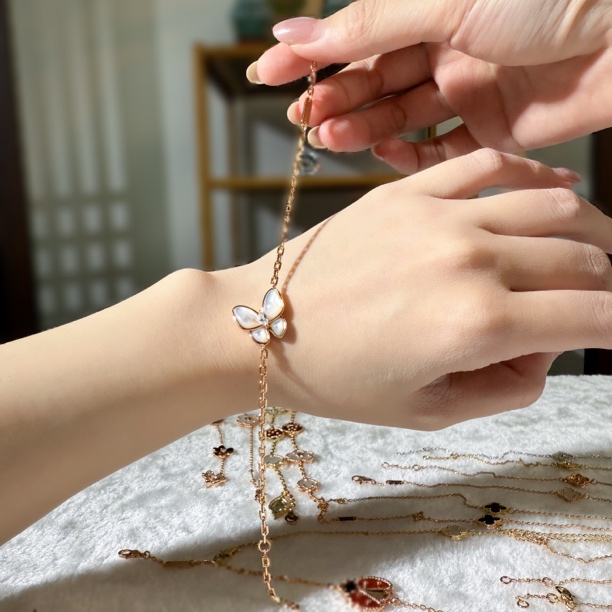 合金手链 欧美风金色设计蝴蝶手链B11002