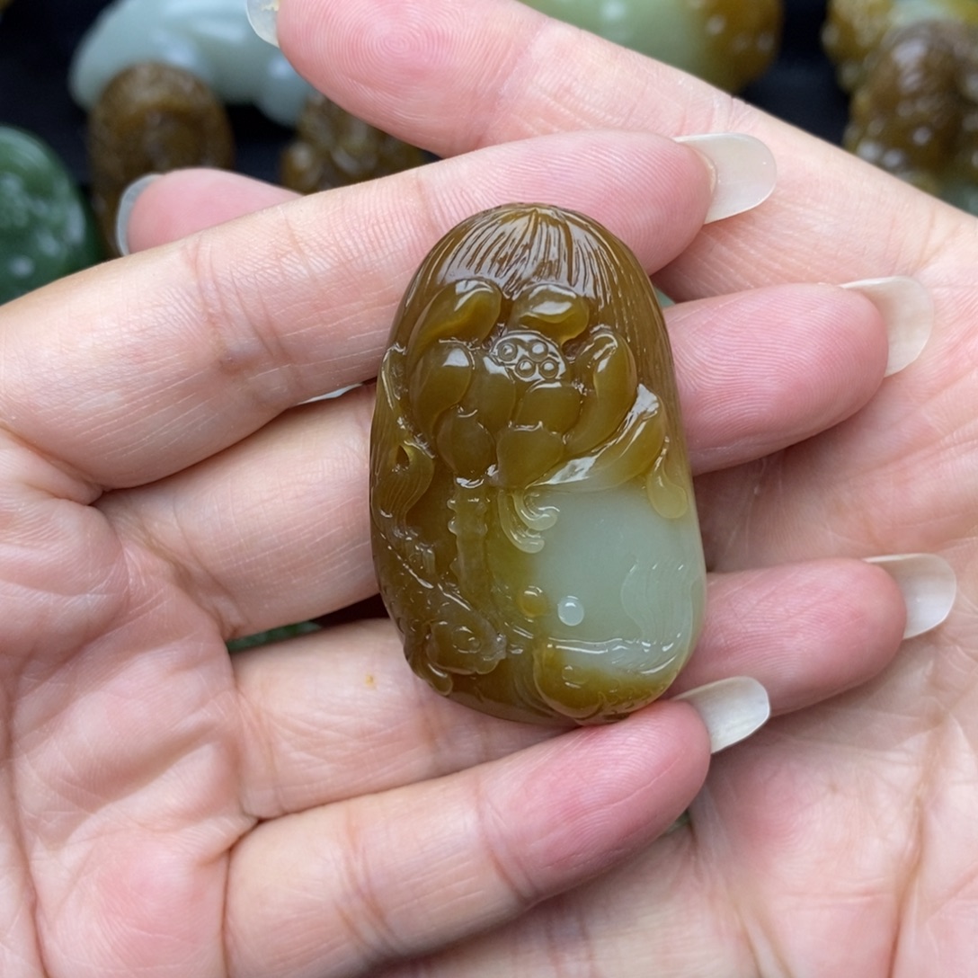 和田玉未镶嵌挂件