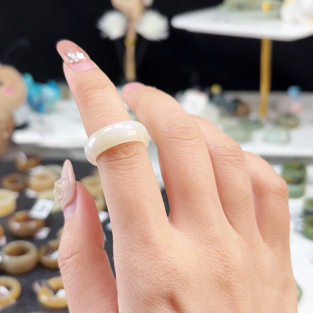 和田玉未镶嵌戒指P113糖渐变轮胎16.8