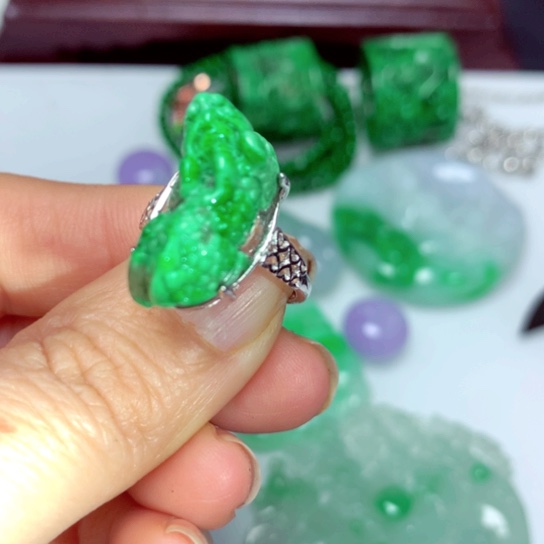 翡翠吊坠(不含链)未镶嵌