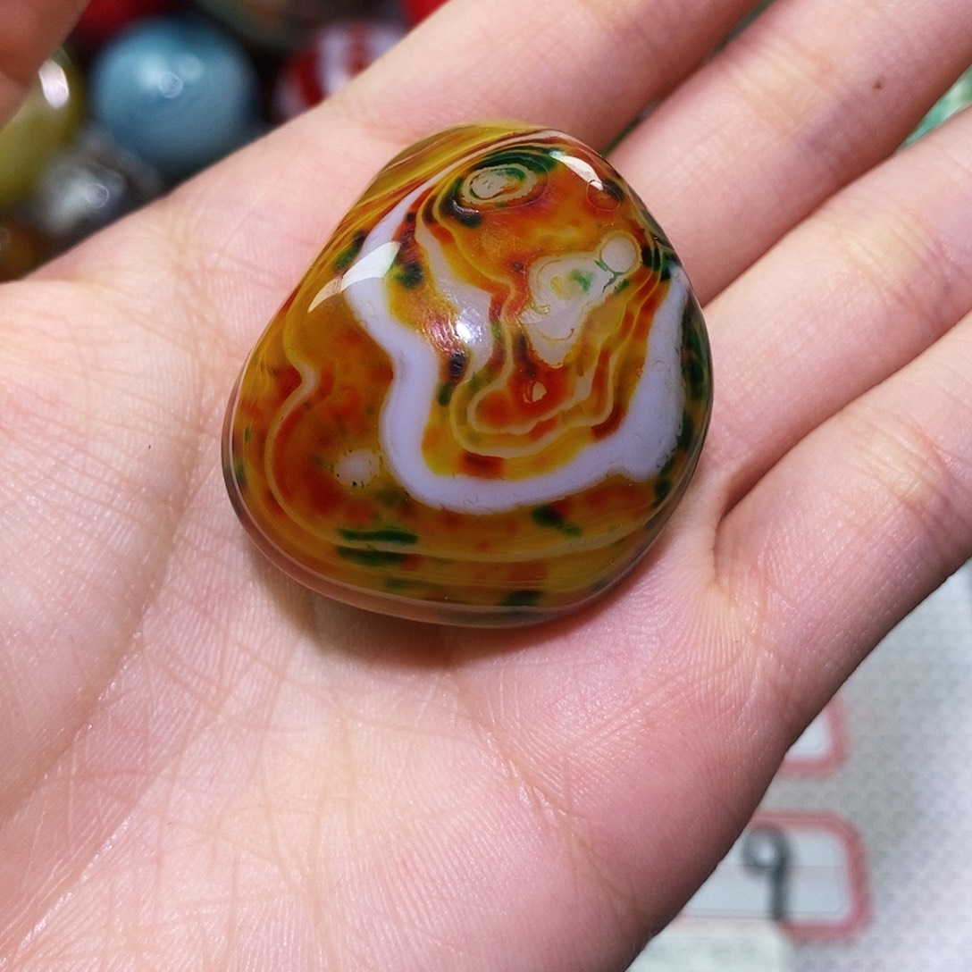 如***祥玛瑙/玉髓未镶嵌珠宝奇石