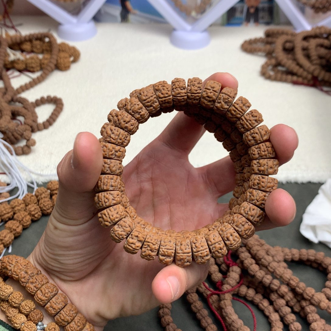 金刚菩提吊坠藏切盘龙