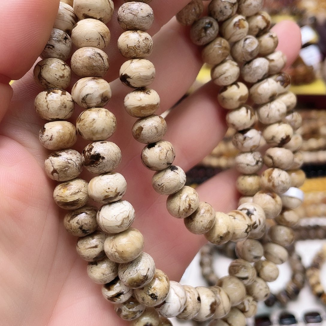 琥珀裸石未镶嵌东**晓九70299