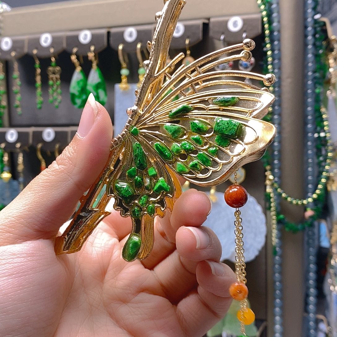 未镶嵌翡翠耳饰翡翠