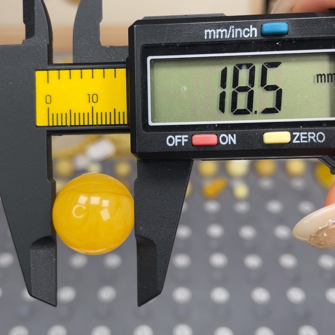 琥珀未镶嵌裸石107