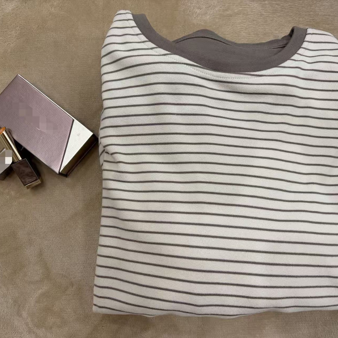 条纹奶咖色修复变色口红家居服套装899