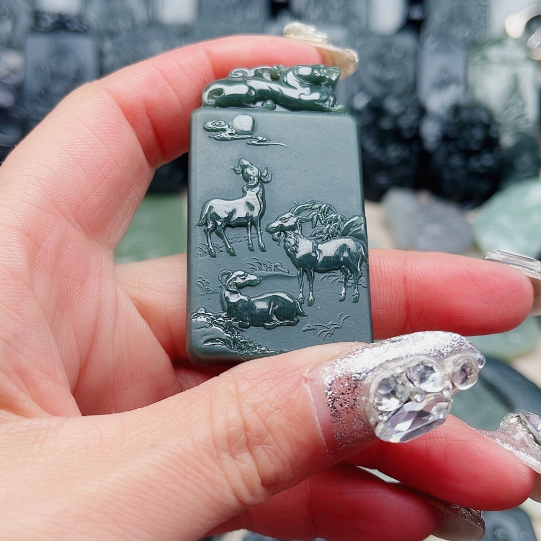 和田玉颈饰未镶嵌