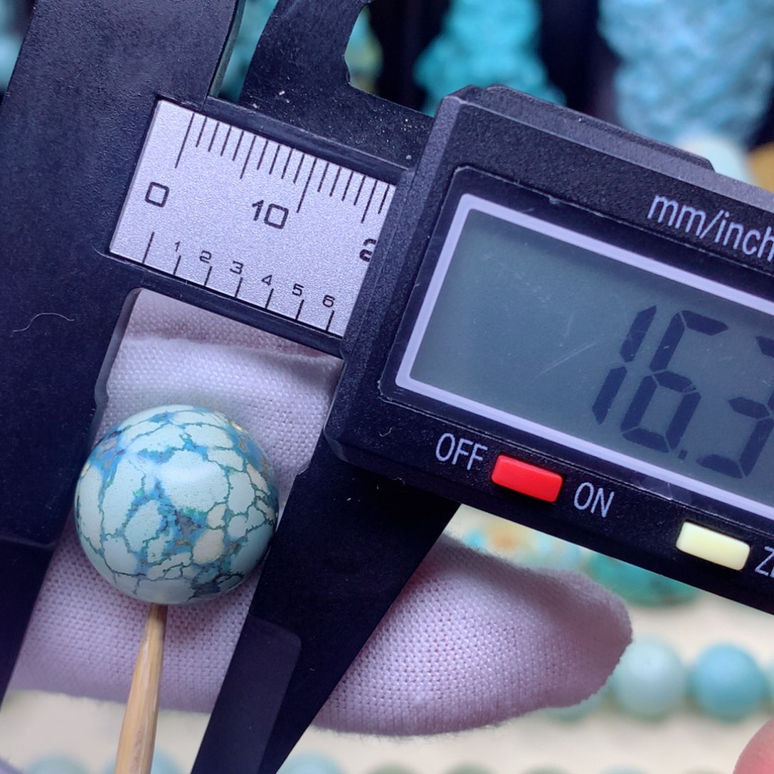 绿松石颈饰未镶嵌