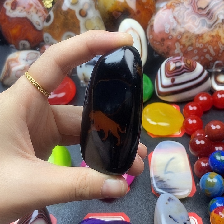 玛瑙/玉髓未镶嵌珠宝奇石