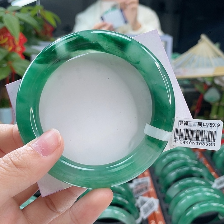 石英质玉手镯未镶嵌