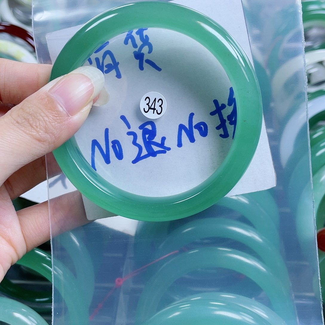 【闪购商品】石英质玉手镯未镶嵌61