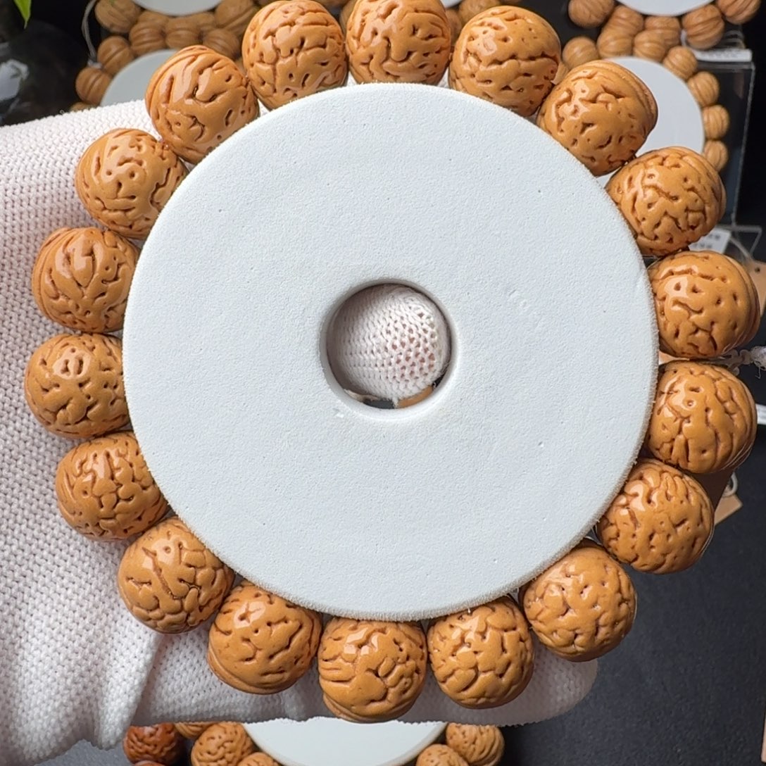 手串桃核盘锦野生大肌肉