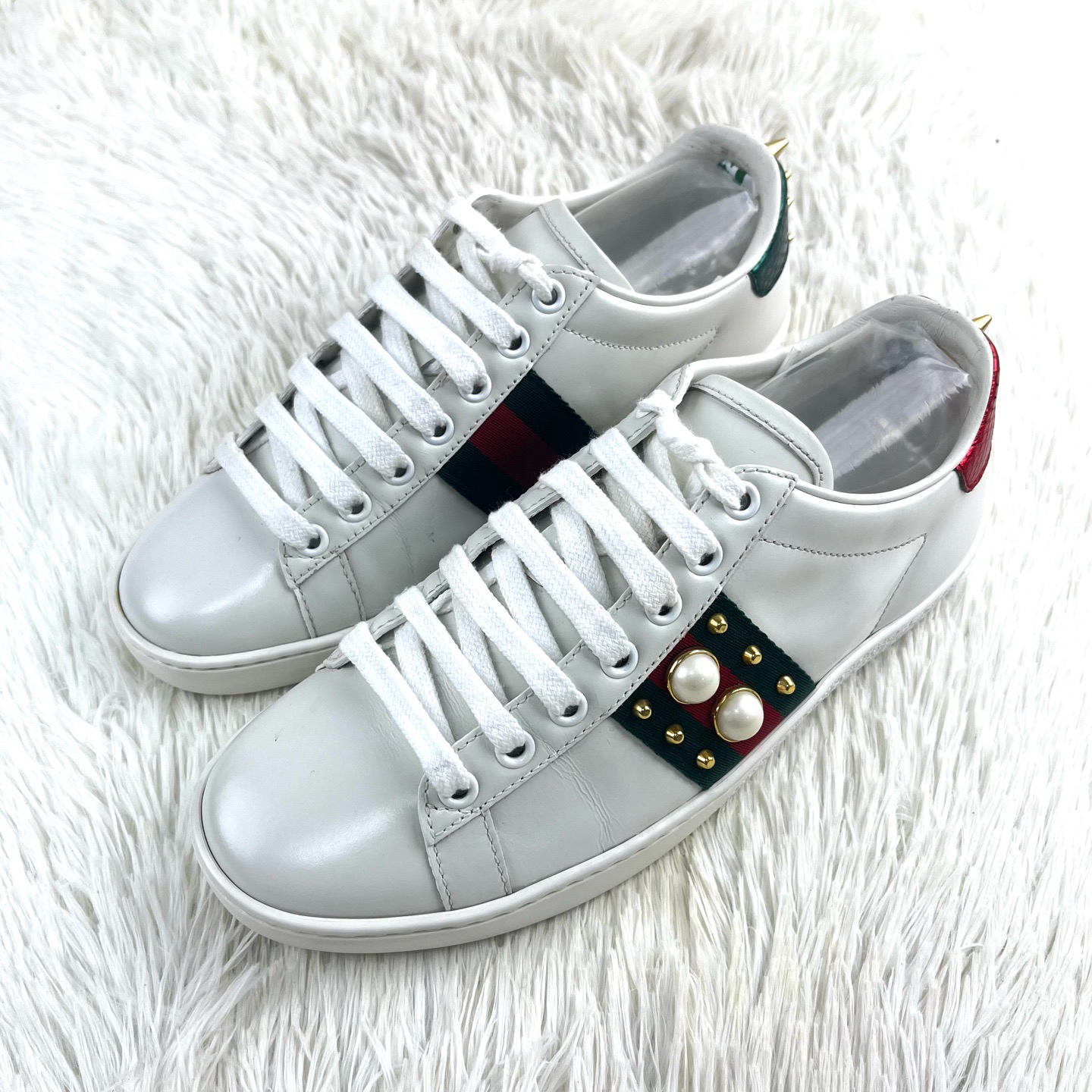 99新 GUCCI/古驰 ACE珍珠铆钉装饰小白鞋 36码 咩