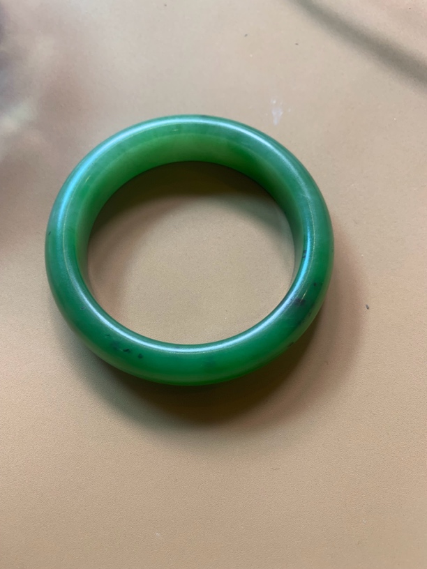 碧玉手镯 女生必须喜欢