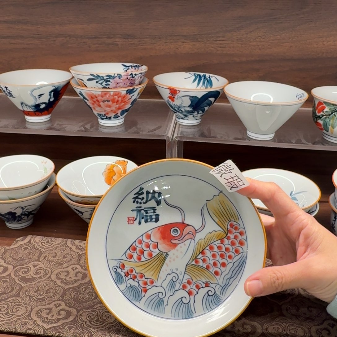 釉下手绘茶具微瑕