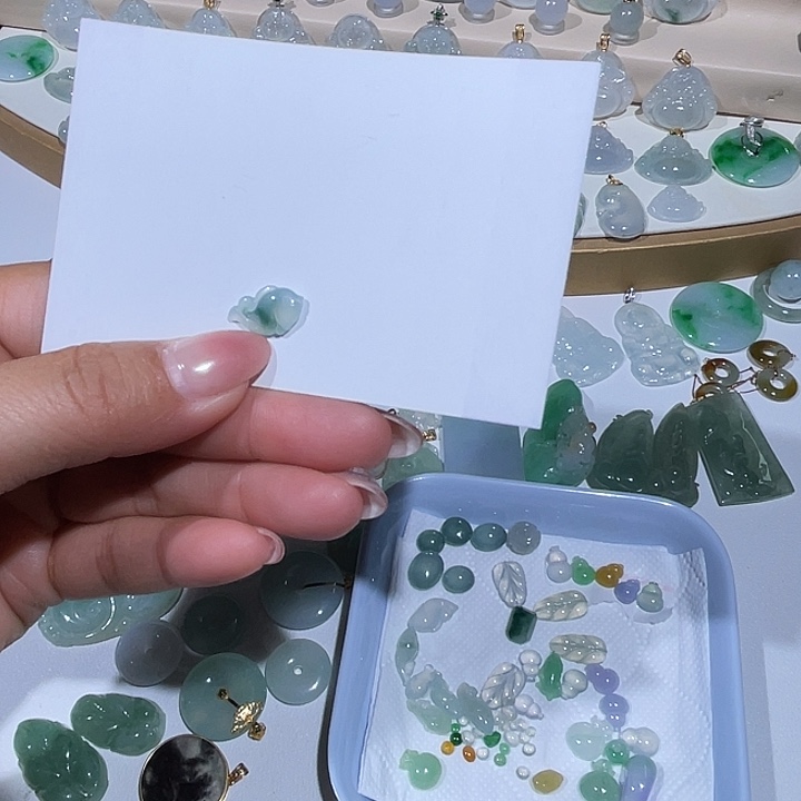 翡翠未镶嵌吊坠(不含链)鱼