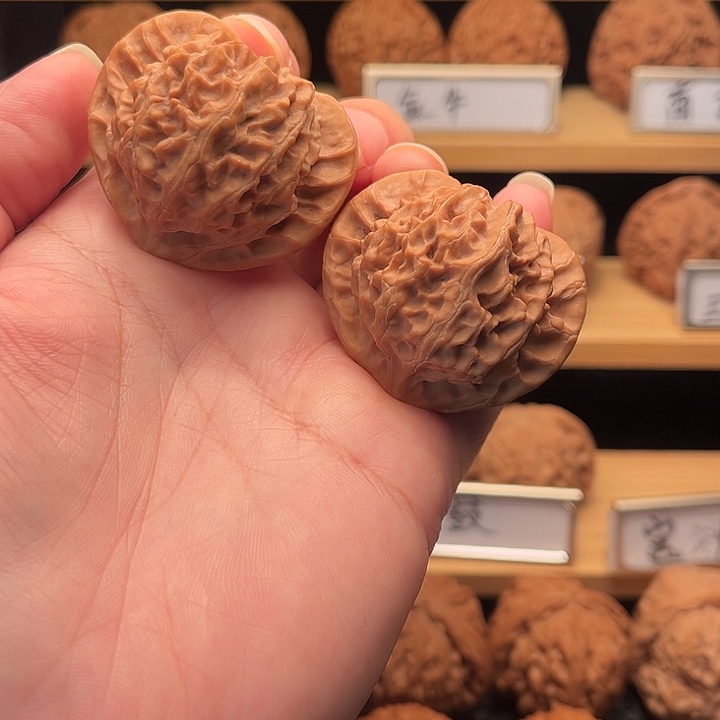 左***道文玩核桃把件42宫灯