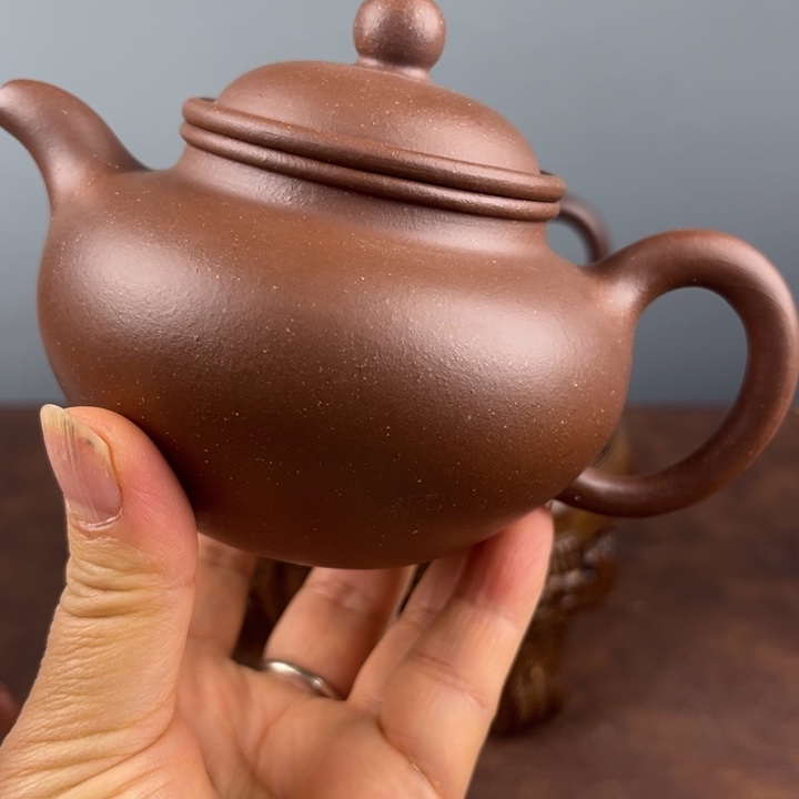 紫砂茶壶是因为有很多不