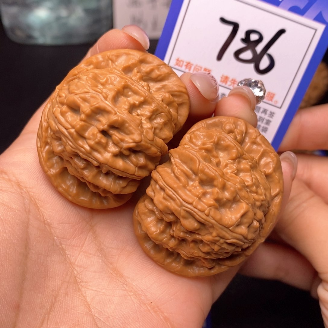 文玩核桃把件47闷白786