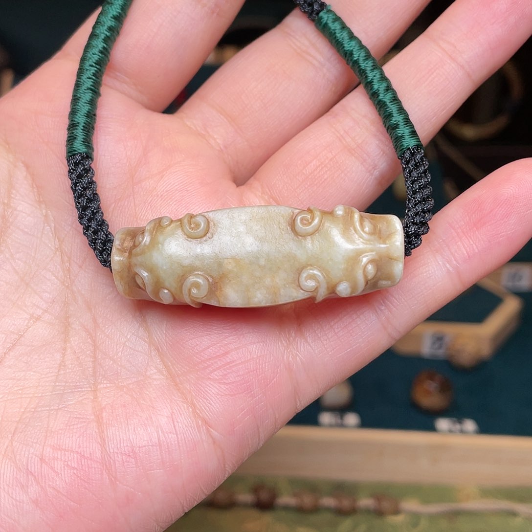 和田玉颈饰未镶嵌晓*虎型佩