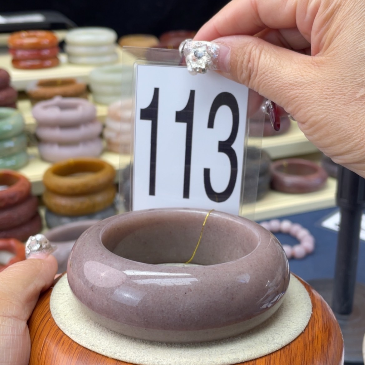 【闪购商品】石英质玉手镯未镶嵌