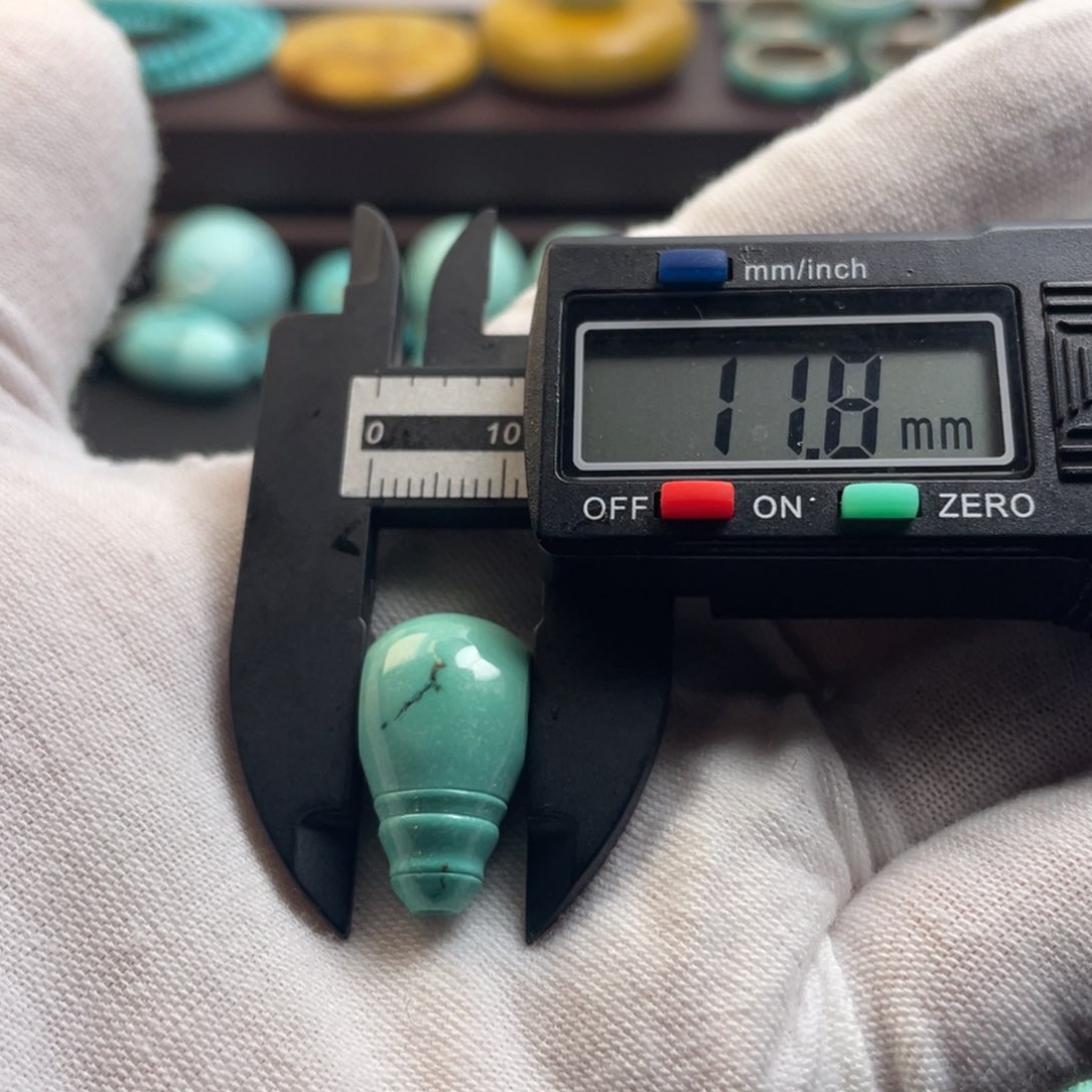 绿松石颈饰未镶嵌