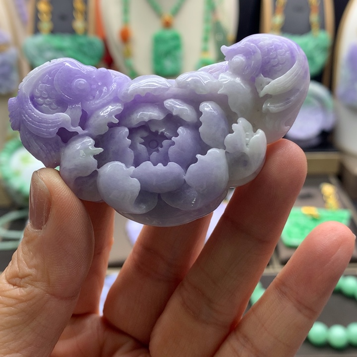 翡翠吊坠(赠链)未镶嵌