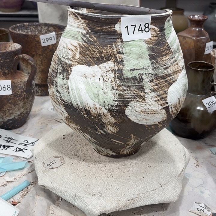 摆件1748，高24，口12.5，无孔1748