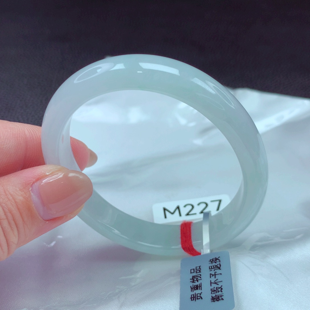 翡翠手镯未镶嵌手镯88