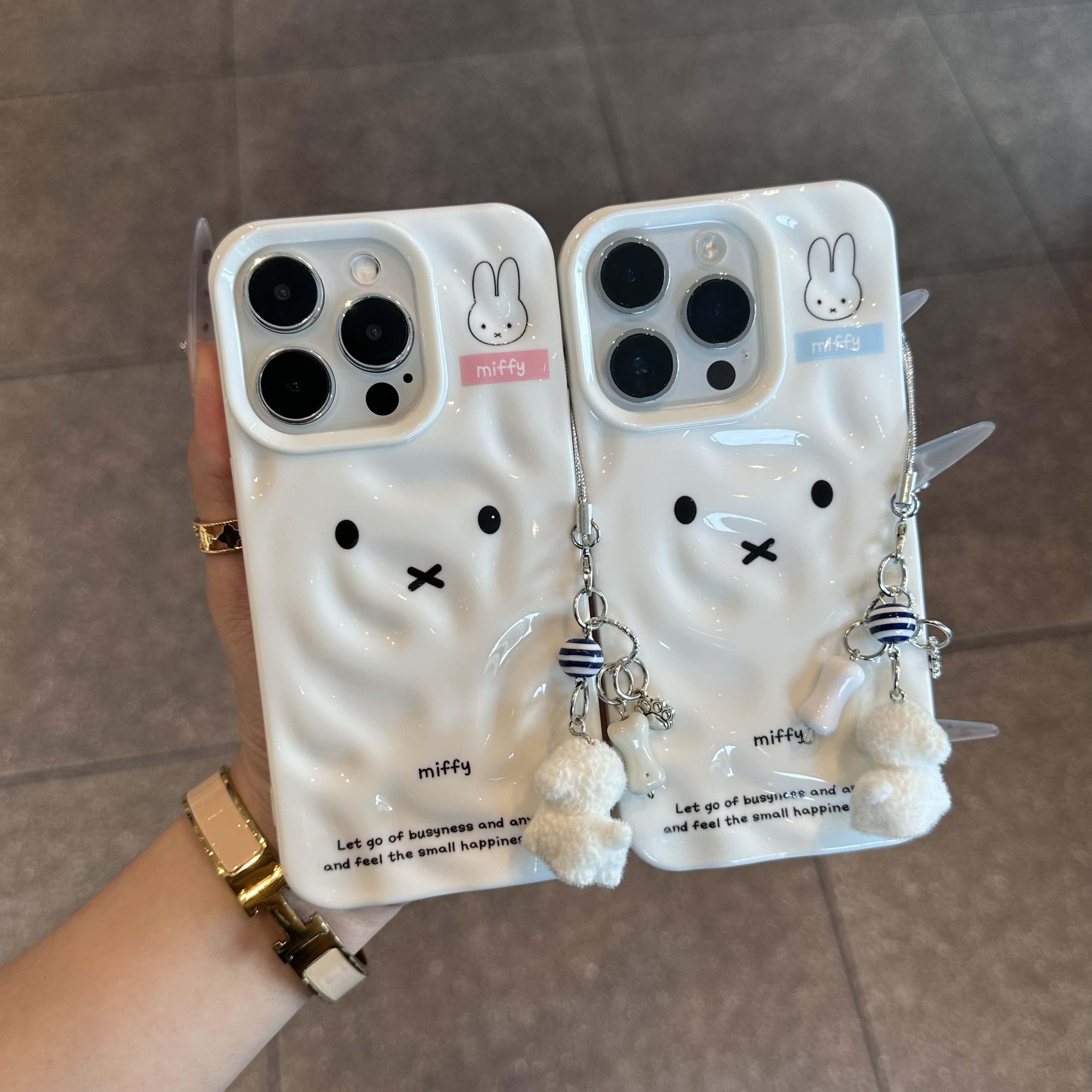奥菲顿米菲兔小狗挂绳适用iPhone15/16pro陨石纹手机壳14苹果1312