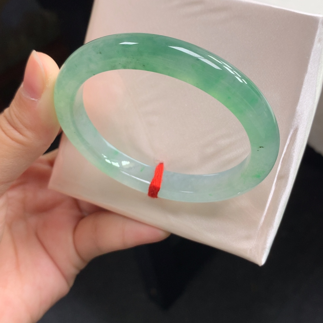 翡翠未镶嵌手镯4号54贵妃冰胶阳绿（能带必拍）