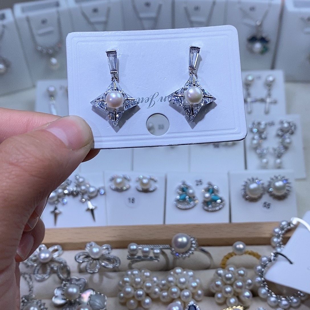 淡水珍珠未镶嵌耳饰