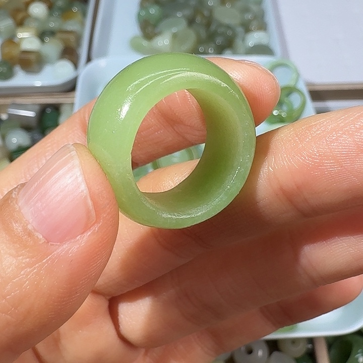 小***羊和田玉未镶嵌颈饰17.4内径111