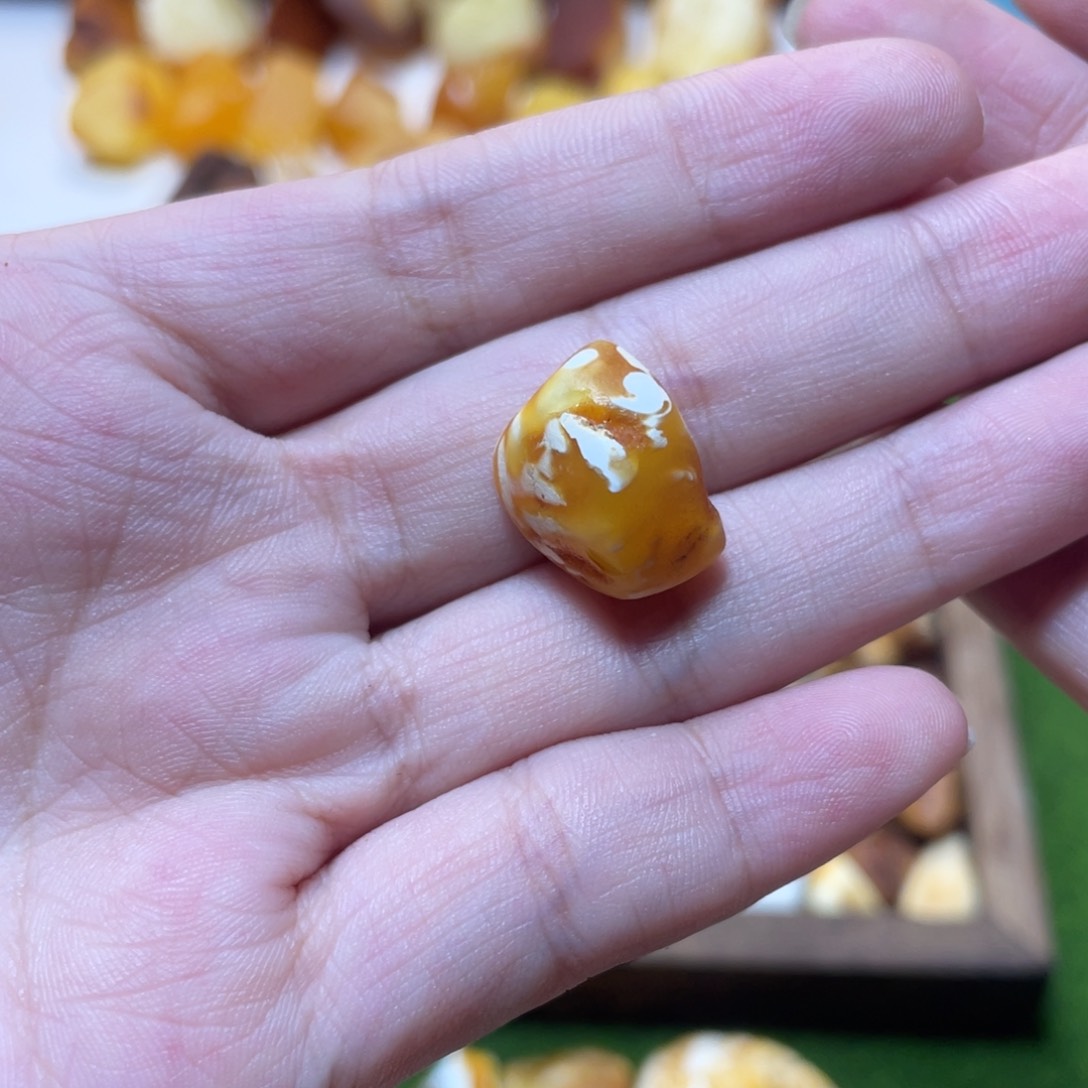 定制琥珀小*米天然原矿