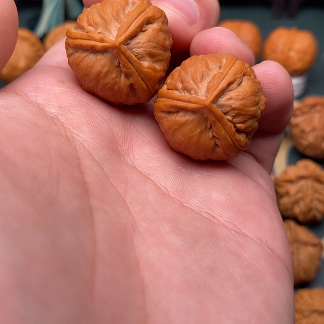 文玩核桃把件三棱