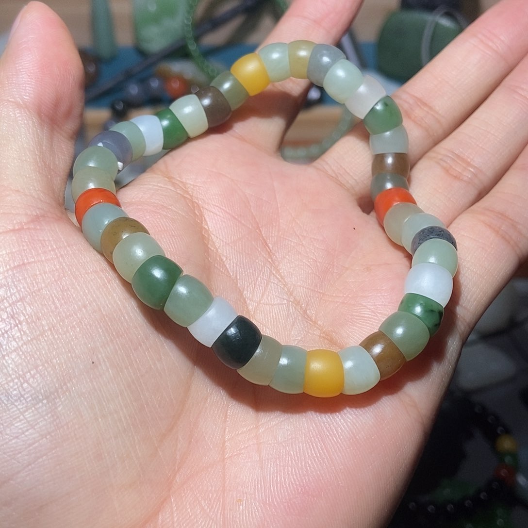 和田玉颈饰未镶嵌