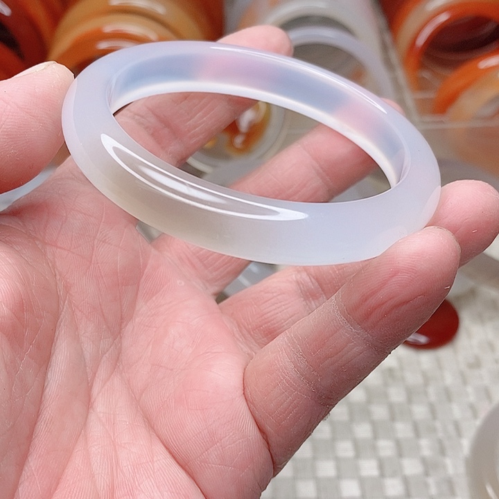 玛瑙/玉髓手镯未镶嵌